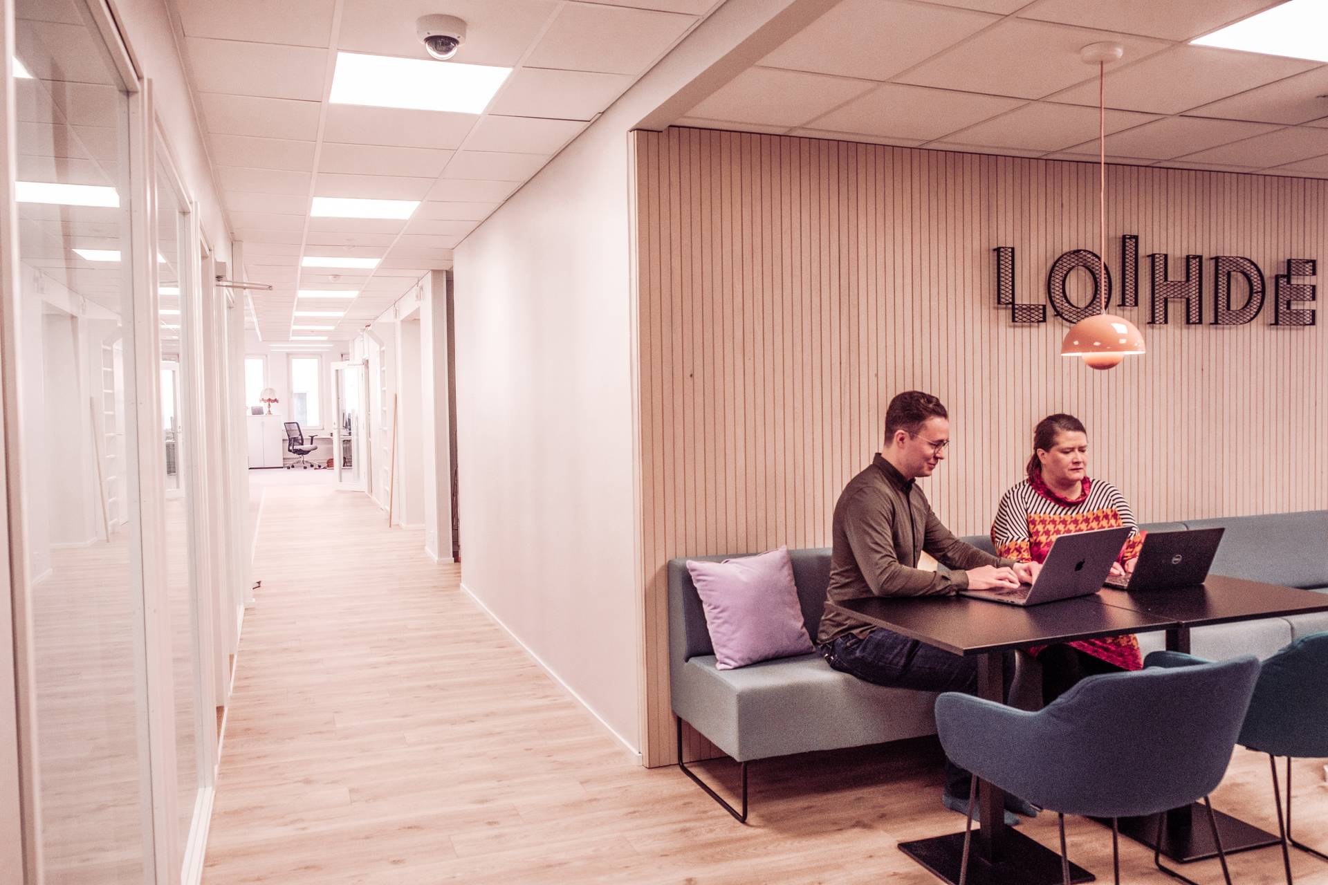 Loihde - Office - 1920 x 1280