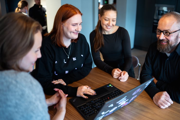 Loihde_Brand_Hel_0022_team_work