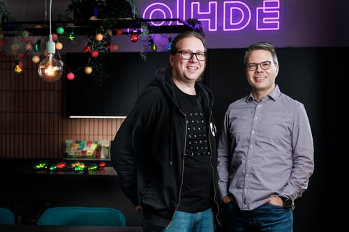 Antti Kultanen ja Marko Karjalainen Loihteen Oulun toimistolla