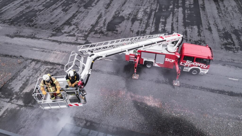 Kuva: Bronto Skyliftin mediapankista kuva nostolava-autosta  